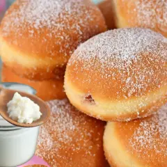 Pączki bez drożdży: Puszyste w 30 minut? Odkryj sekret!