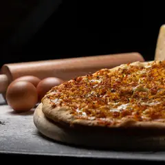 Ile kalorii ma pizza 32 cm? Sprawdź kaloryczność ulubionej pizzy!
