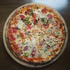 Ile kalorii ma domowa pizza? Odkryj, jak zmniejszyć ich ilość