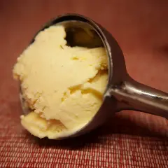 Domowe lody jogurtowe: Kremowe i zdrowe bez maszynki? Przepis!