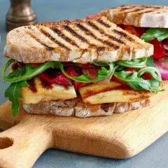 Kanapka halloumi: Szybki i pyszny przepis na zdrową i smakowitą przekąskę