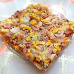 Pyszna pizza z gotowego ciasta krok po kroku