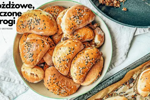 Idealne pieczone pierogi drożdżowe? Mój przepis krok po kroku!