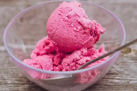 Lody bez mleka: Przepisy, marki, zdrowie. Wybierz idealne!