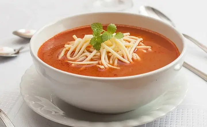 Zupa pomidorowa kalorie - ile kcal ma zupa pomidorowa z makaronem