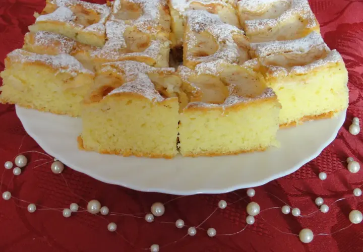 Puszyste ciasto bez jajek z owocami? Odkryj sprawdzone triki!