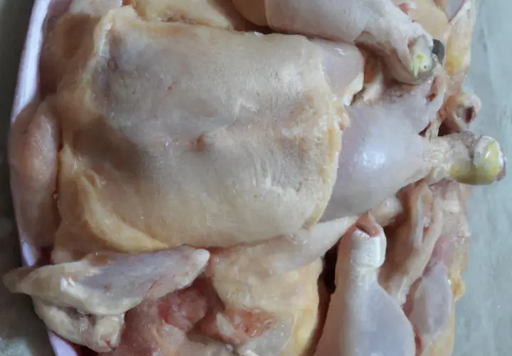 Ile kalorii ma 100 gram kurczaka? Poznaj fakty i różnice
