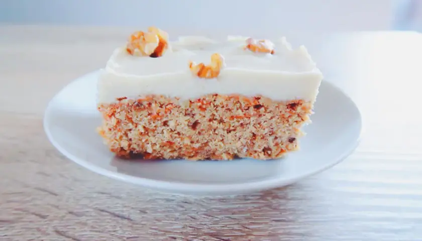 Idealne ciasto marchewkowe bez glutenu? Odkryj sekret wilgotności!