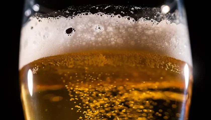 Ile kalorii ma 500 ml piwa? Zaskakujące różnice między rodzajami