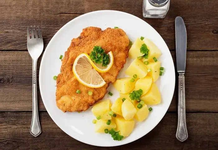 Ile kalorii ma kotlet drobiowy z ziemniakami? Zaskakujący przewodnik żywieniowy