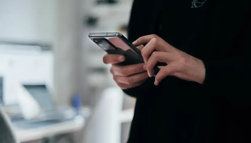 Ekran w kieszeni przestał zaskakiwać: co dalej ze smartfonami