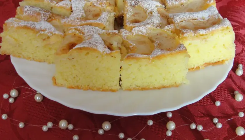 Puszyste ciasto bez jajek z owocami? Odkryj sprawdzone triki!