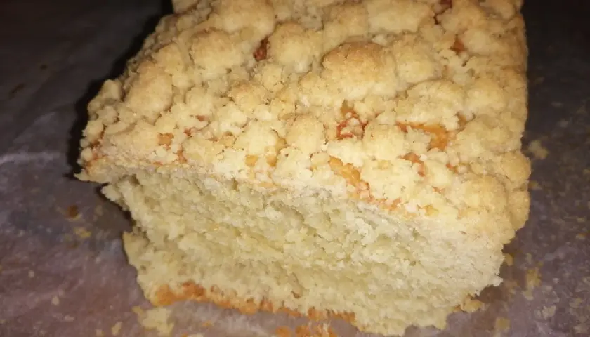 Ile kalorii ma drożdżówka z kruszonką i lukrem? Poznaj fakty!