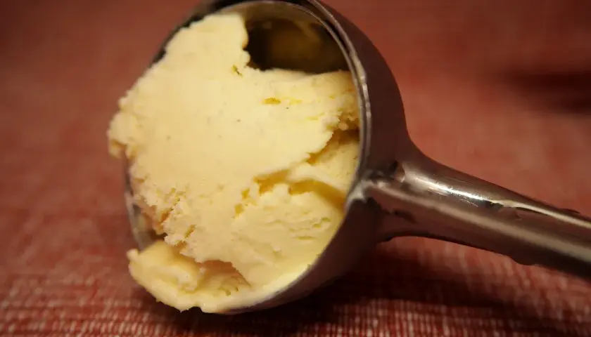 Domowe lody jogurtowe: Kremowe i zdrowe bez maszynki? Przepis!