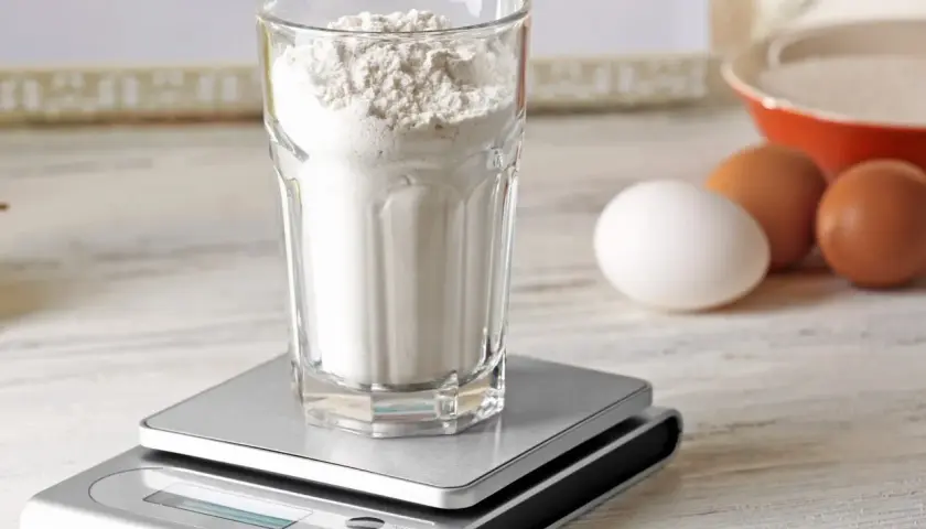 100g cukru pudru w szklankach? Precyzyjne miary bez wagi!