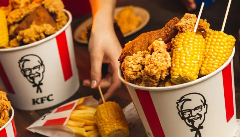 Ile kcal ma kubelek KFC? Zaskakujące kalorie w Twoim posiłku