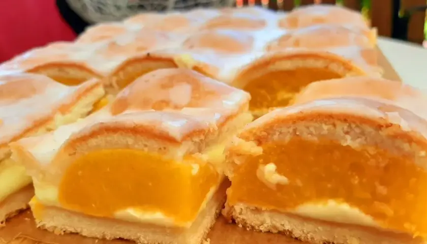 Co zrobić z brzoskwiniami? Odkryj przepis na pyszne ciasto!