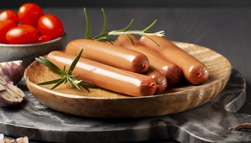 Jak gotować parówki? Przepis krok po kroku, ile gotować i jak przyrządzić smaczne parówki