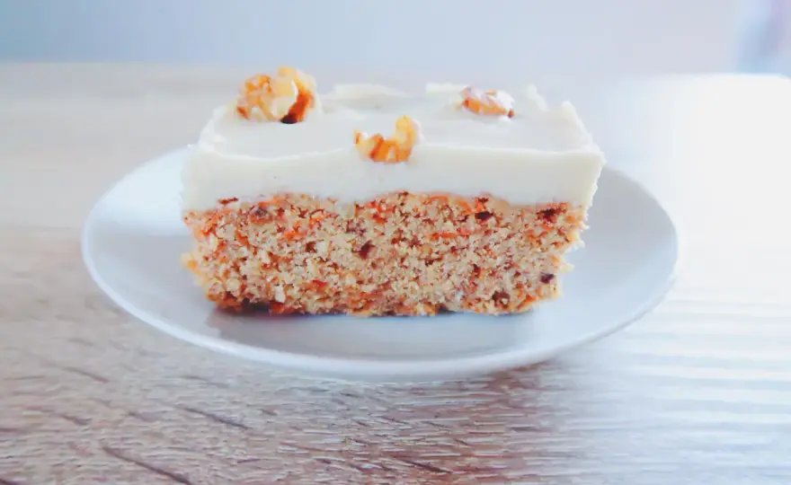 Idealne ciasto marchewkowe bez glutenu? Odkryj sekret wilgotności!