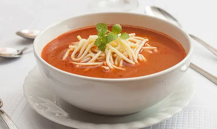 Zupa pomidorowa kalorie - ile kcal ma zupa pomidorowa z makaronem