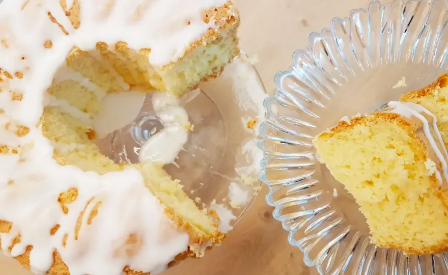 Babka piaskowa z majonezem: Wilgotna i puszysta bez zakalca!