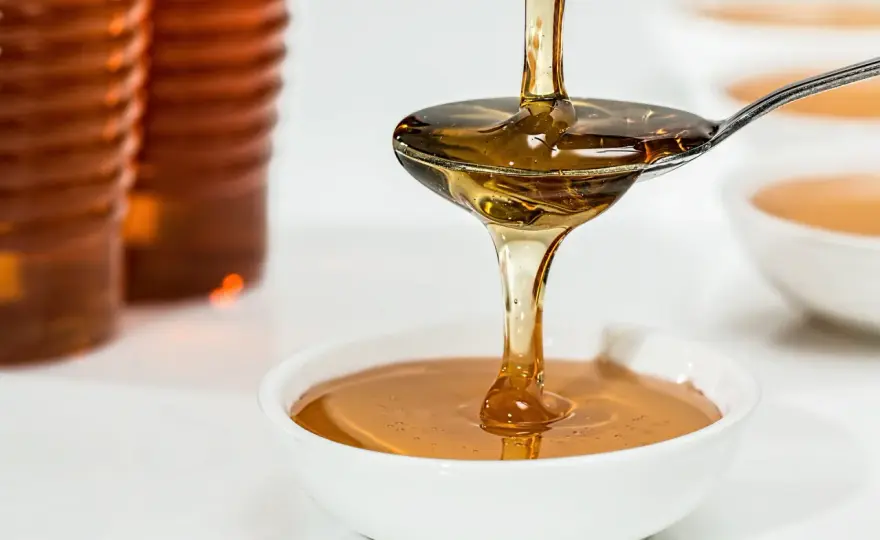 150 g miodu: Ile to łyżek? Odmierzaj jak ekspert!