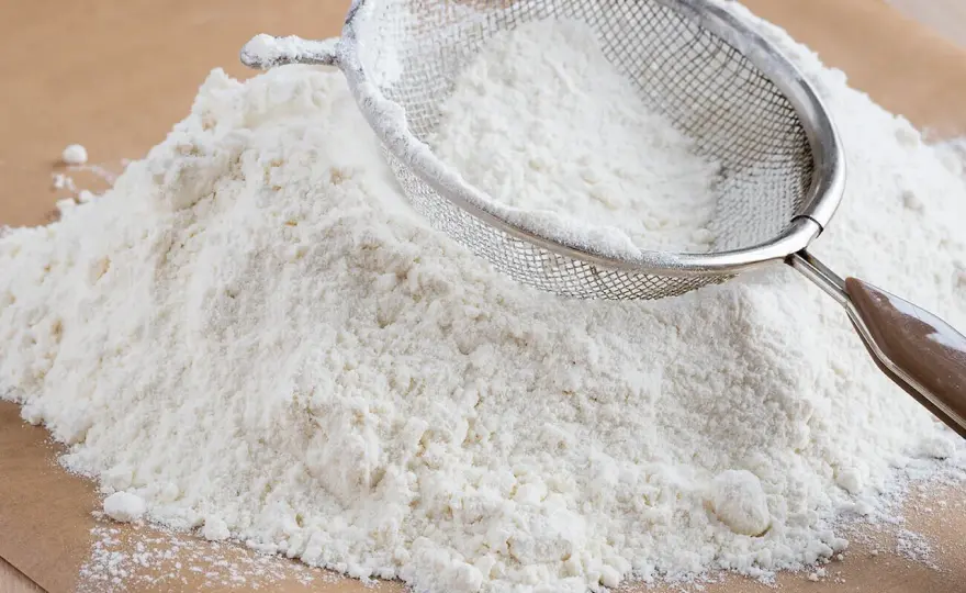 Jaka mąka na ciasto drożdżowe? Wybierz najlepszą dla idealnego smaku