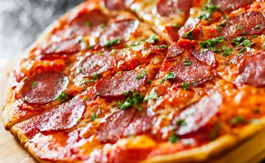 Przepis na smaczną pizzę bez drożdży - zdrowa alternatywa