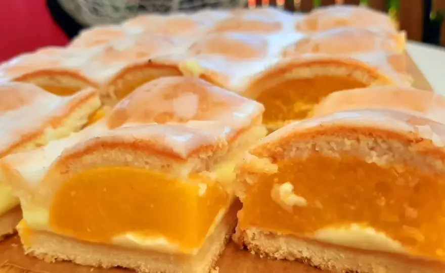Co zrobić z brzoskwiniami? Odkryj przepis na pyszne ciasto!