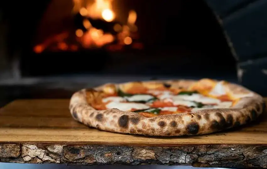 Jak wybrać mąkę do pizzy, by uzyskać idealnie chrupiące ciasto