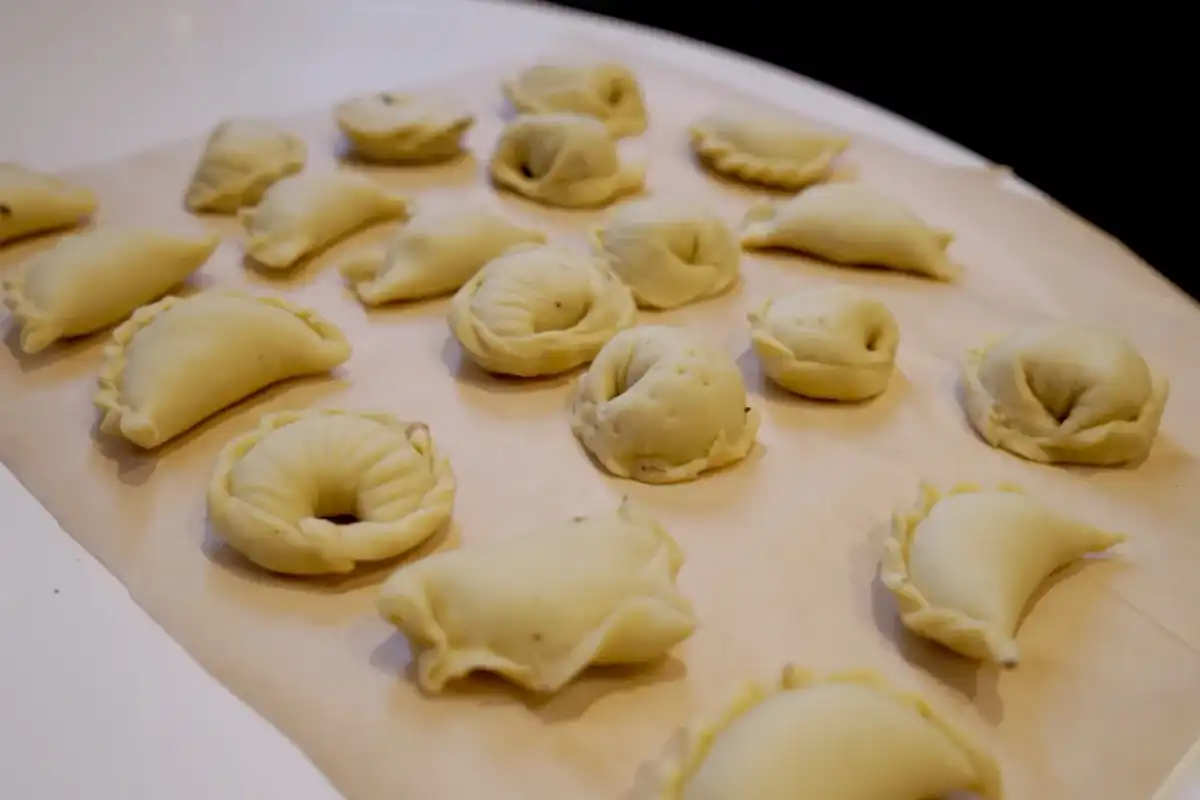 Sekret pierogów z boczniakami: Ciasto, farsz i triki mistrza!