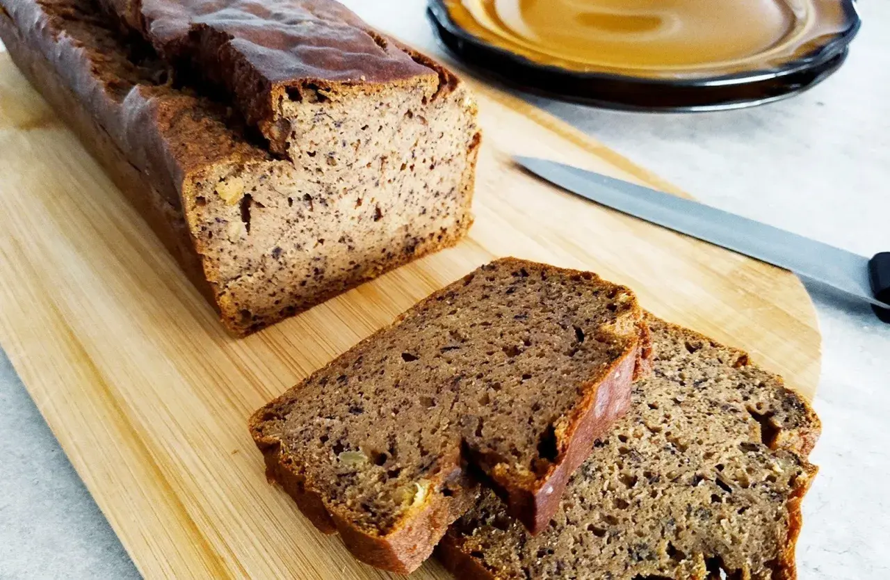 Bezglutenowy chlebek bananowy: prosty przepis, wilgotny i bez zakalca