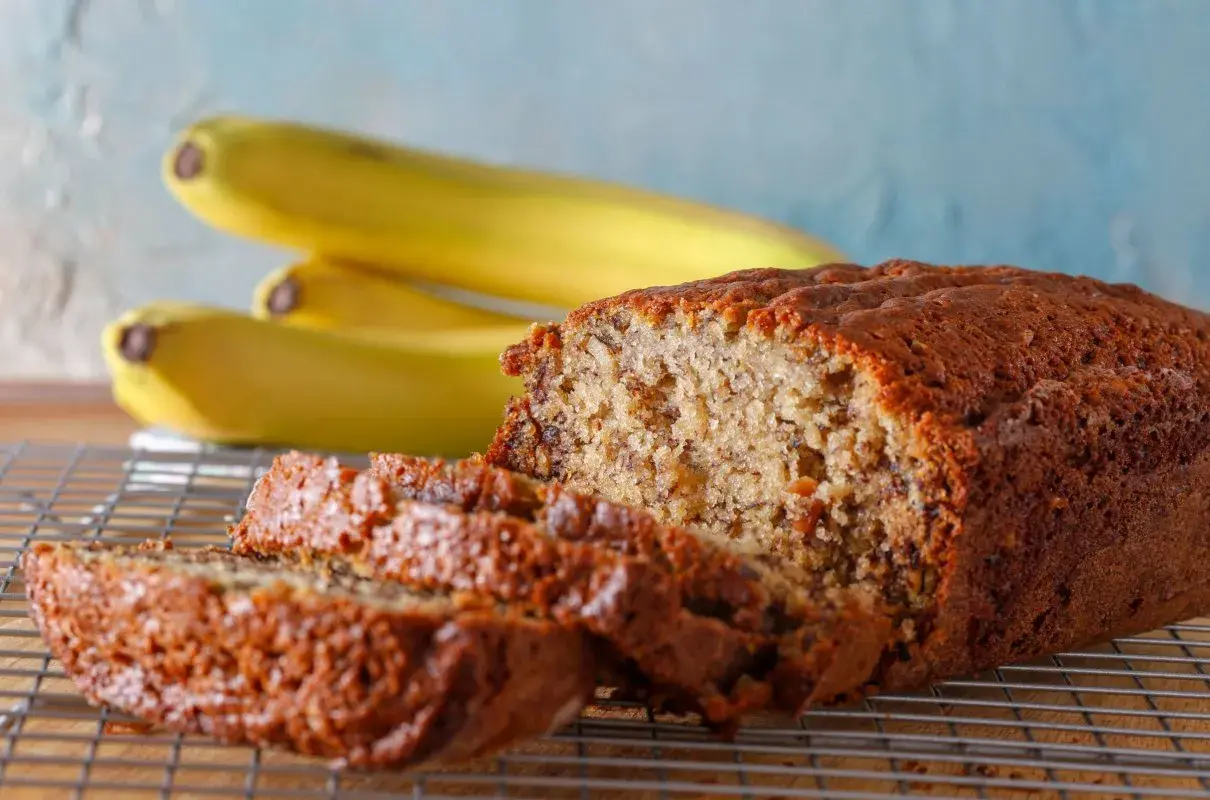 Wegański chlebek bananowy: Sekrety wilgotnego ciasta bez zakalca