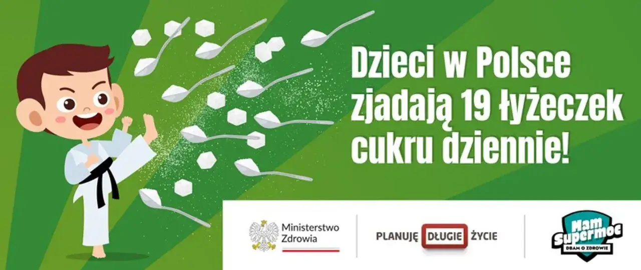 łyżeczki i łyżka z cukrem
